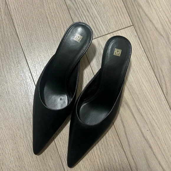 Toteme Pointed-Toe Leather Mules - Picture 3 of 4